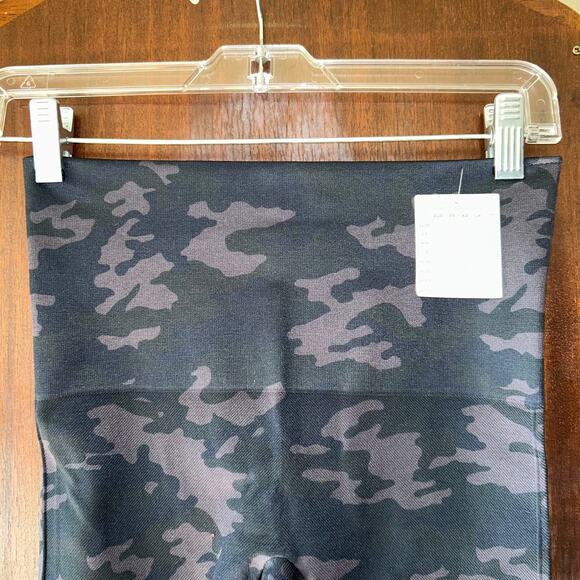 New Spanx camo leggings size medium - Picture 7 of 8